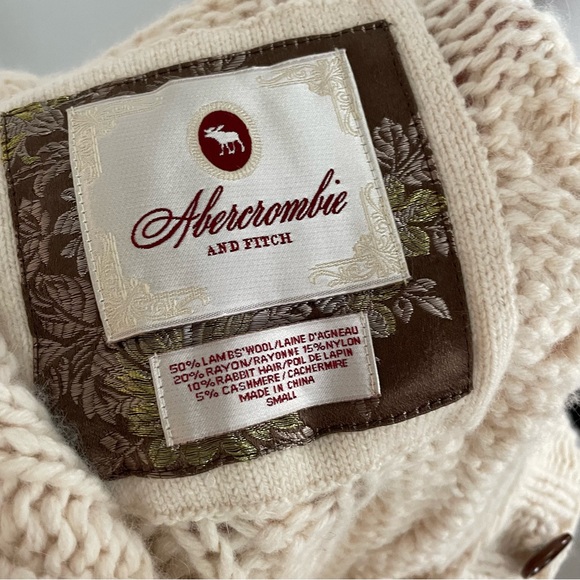 Abercrombie & Fitch Vintage Cream Lamb’s Wool Button Down Cable Knit Sweater - Picture 7 of 11